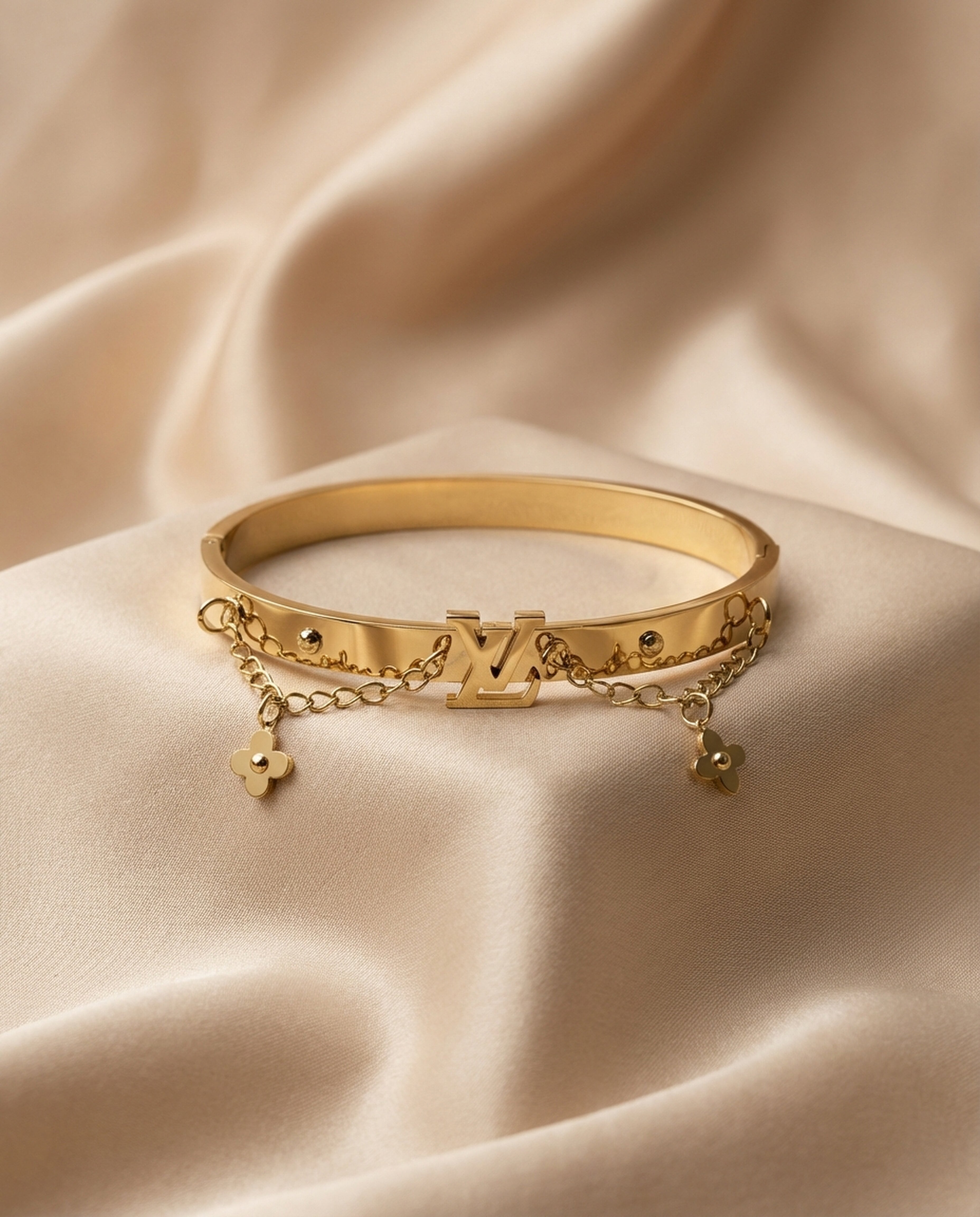 Jewellery Styling for Every Occasion: From Desk to Dinner