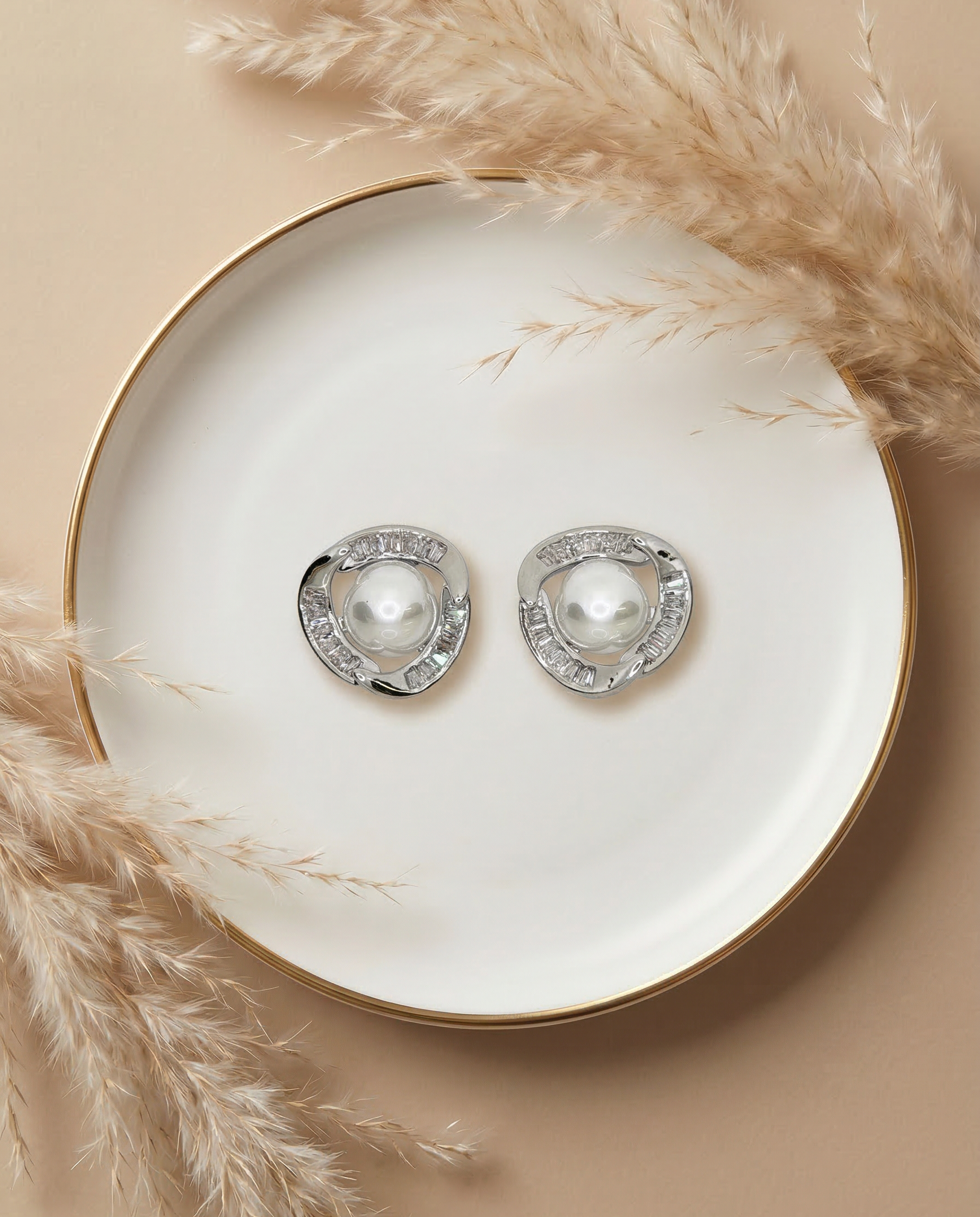 Luna Halo Pearl Stud Earrings