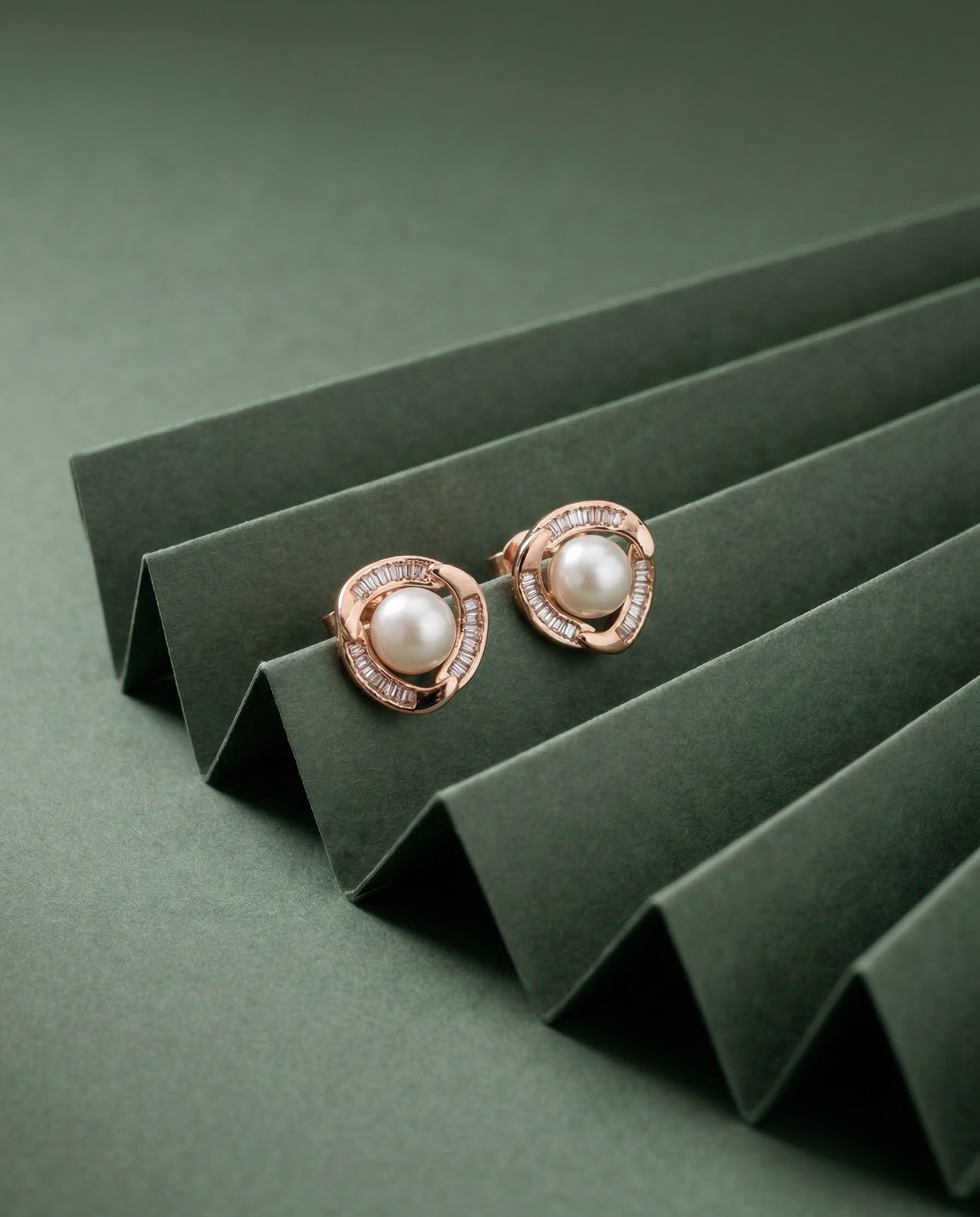 Luna Halo Pearl Stud Earrings