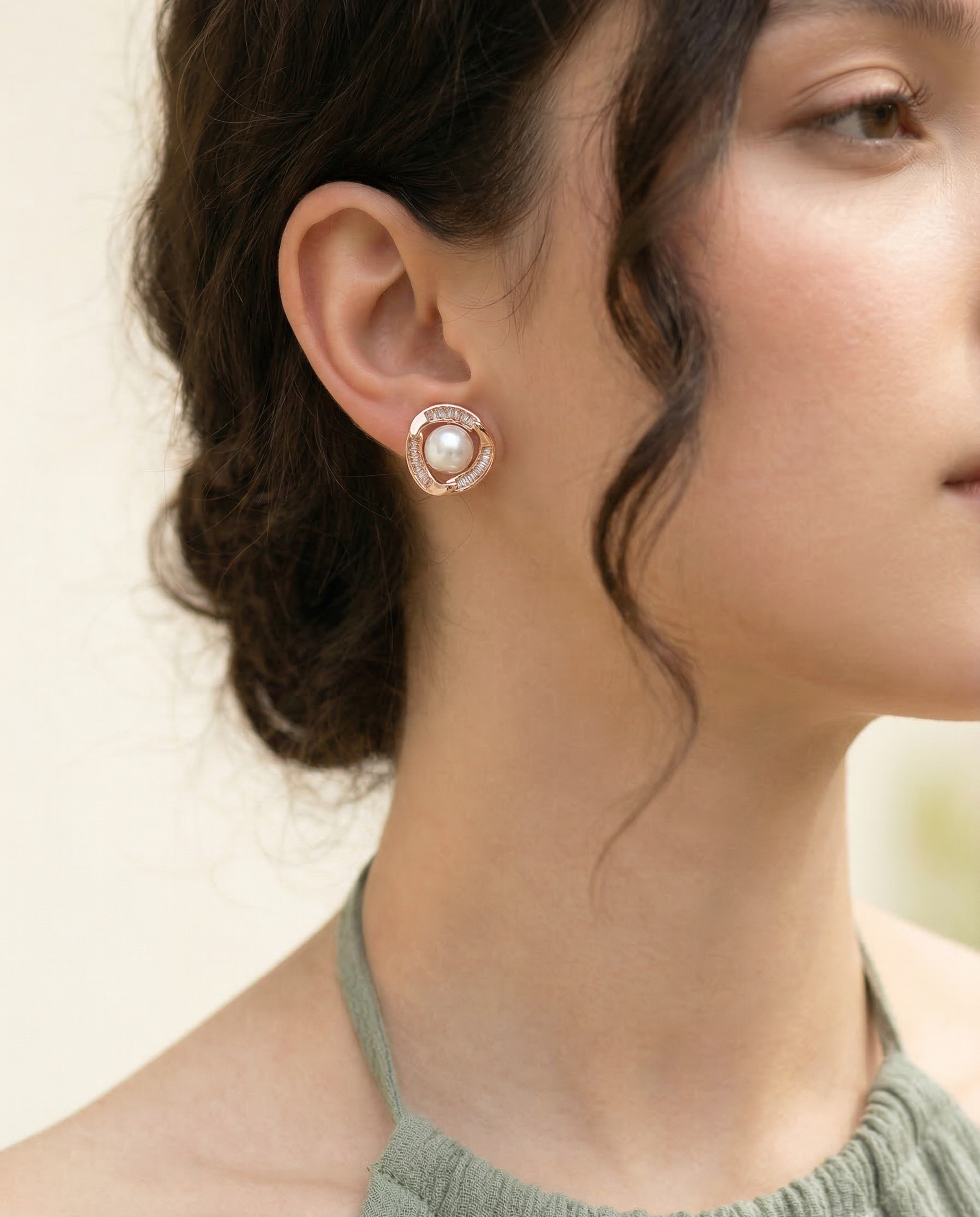 Luna Halo Pearl Stud Earrings