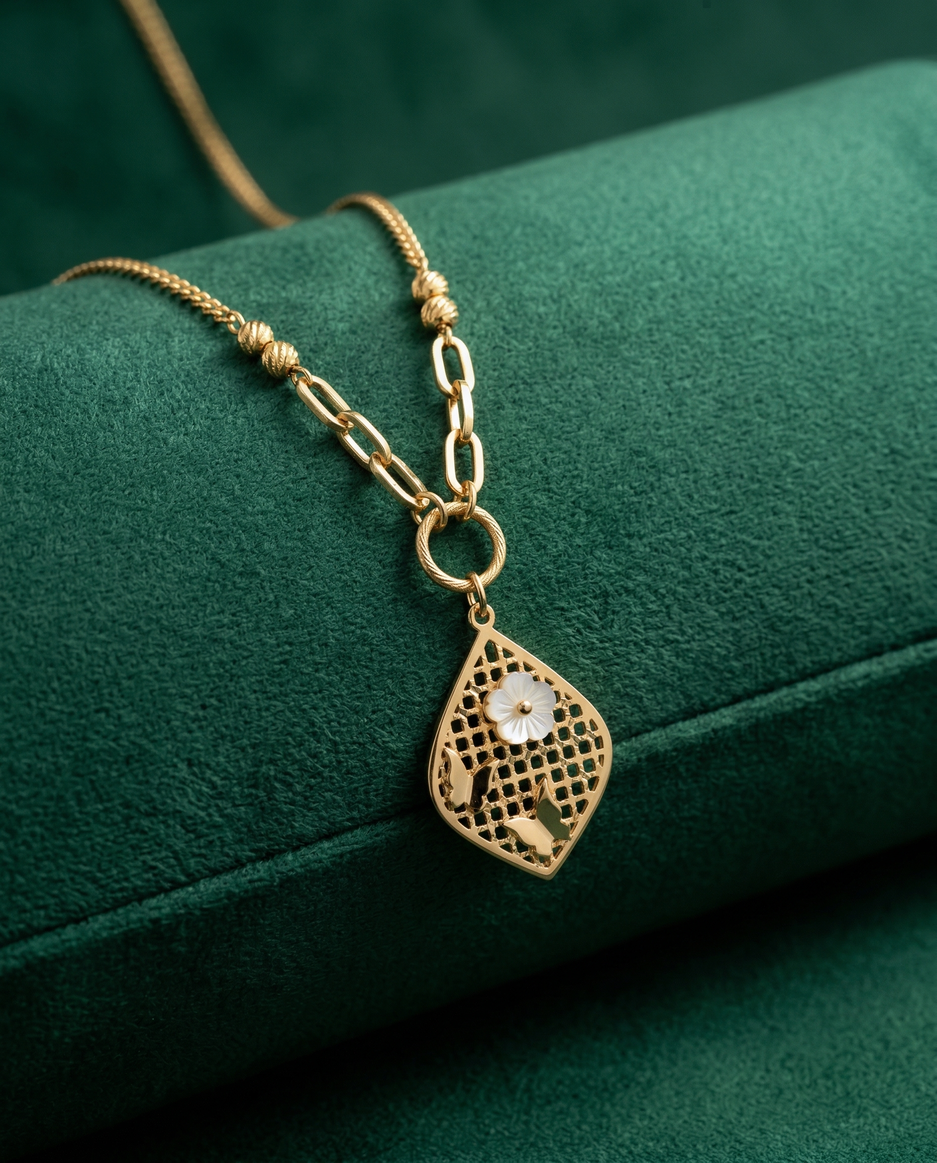 Elowen Floral Lattice Pendant Necklace