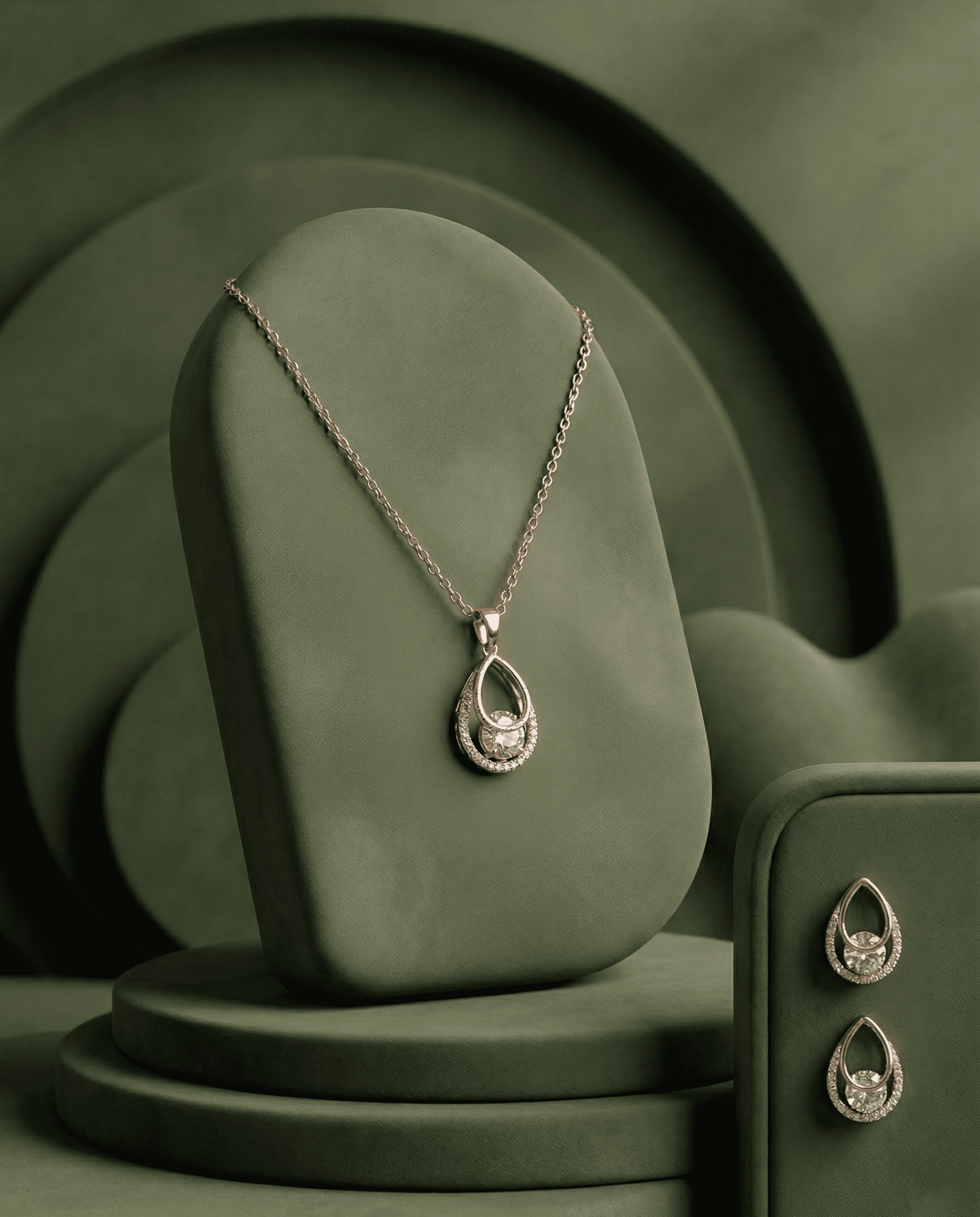 Aura Drop Diamond Pendant Set